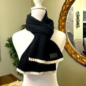 Coach Black and Cream Knit Scarf